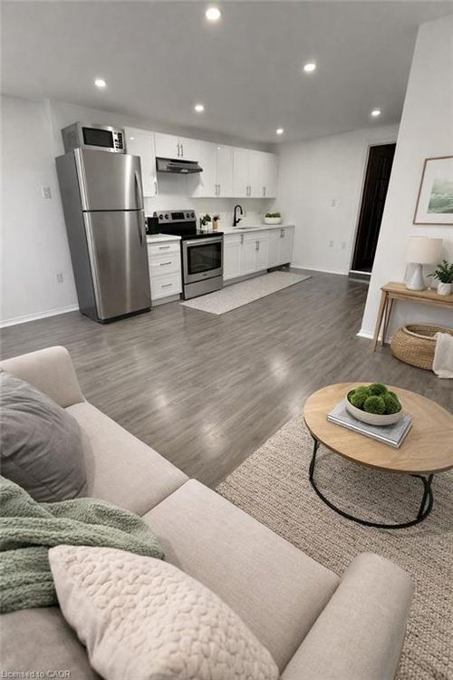 {{alt}} | Card Image