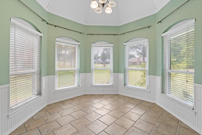 124 Bent Tree Trl, House other with 3 bedrooms, 2 bathrooms and null parking in Burleson TX | Image 14