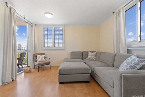 apt-9a-2916 Date St, Honolulu, HI, 96816-1186 | Card Image