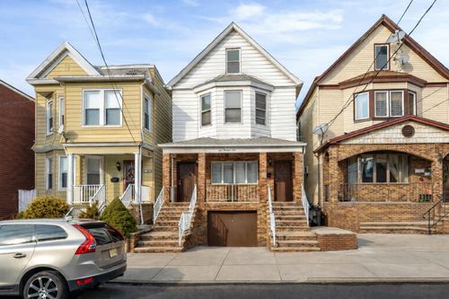 105 West 6th St, Bayonne, NJ, 07002 | Card Image