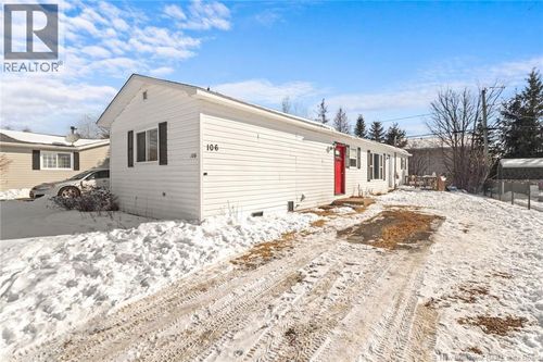 106 Stairs St, Fredericton, NB, E3G5V6 | Card Image