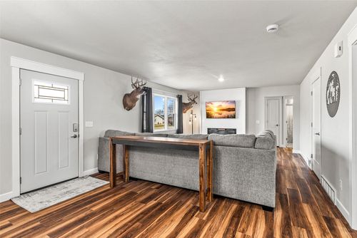 2100 W 26th Ave, Bloomer, WI, 54724-9015 | Card Image