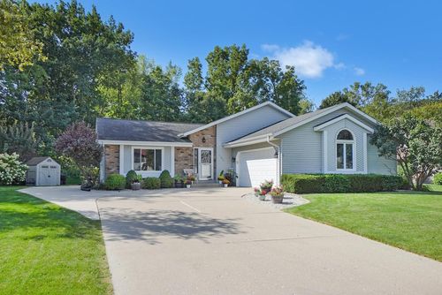 11203 W Drake Lane, Franklin, WI, 53132 | Card Image