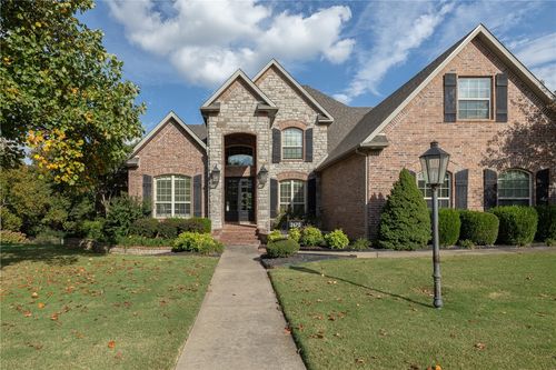 2670 N Candlewood Dr, Fayetteville, AR, 72703-4784 | Card Image