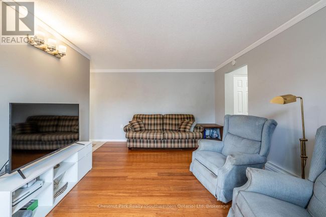 7 - 37 Conroy Cres, Condo with 2 bedrooms, 1 bathrooms and 1 parking in Guelph ON | Image 10