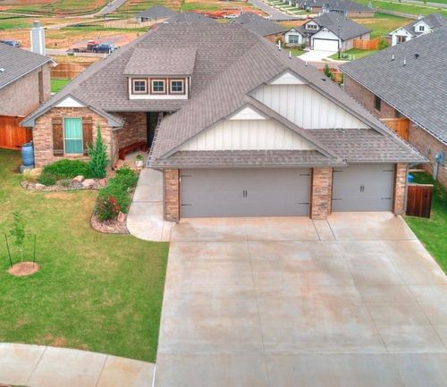 8401 Poplar Drive, Edmond, OK, 73034 | Card Image