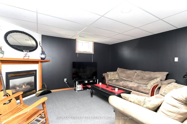 212 Queen St, House other with 4 bedrooms, 3 bathrooms and 6 parking in West Elgin ON | Image 38