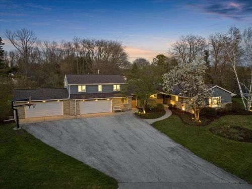 9010 N Tennyson Drive, Bayside, WI, 53217 | Card Image