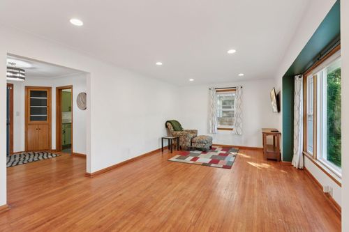 4215 16th Ave S, Minneapolis, MN, 55407-3311 | Card Image
