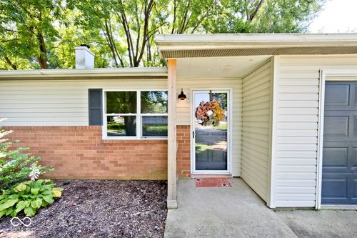 975 Rolling Hill Rd, Greenwood, IN, 46142-5234 | Card Image