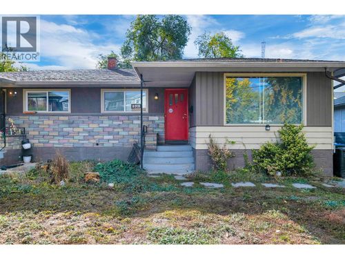 1331 Belaire Ave, Kelowna, BC, V1Y6B8 | Card Image