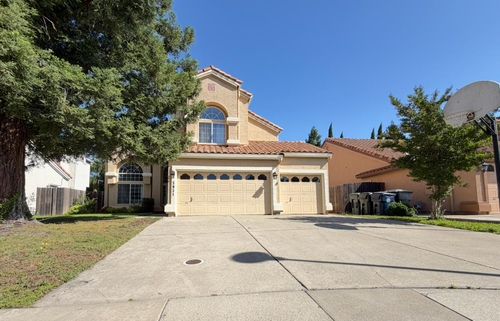 5931 Sternsburg Way, Sacramento, CA, 95823 | Card Image