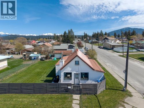 234 5th Ave S, Cranbrook, BC, V1C2G4 | Card Image