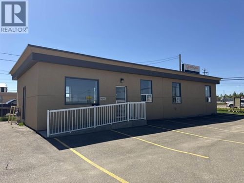 8615 100 St, Fort St John, BC, V1J3W7 | Card Image