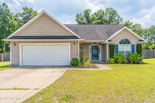 112 Holly Oak Cir, Bunnlevel, NC, 28323-9087 | Card Image