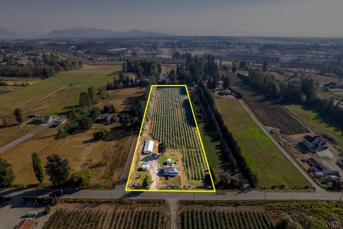 2034 Bradner Rd, Abbotsford, BC, V4X1C3 | Card Image