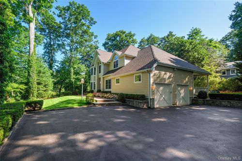 33 Walters Ave, Cold Spring Harbor, NY, 11724-1817 | Card Image