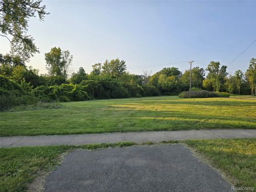 28860 Allen Rd, Brownstown Twp, MI, 48183-4971 | Card Image