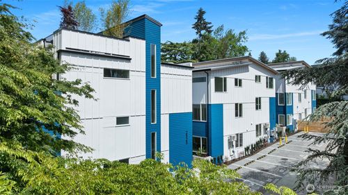 c-2529 29th Ave S, Seattle, WA, 98144-5401 | Card Image