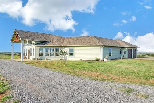 9264 N 2240 Road, Arapaho, OK, 73620 | Card Image