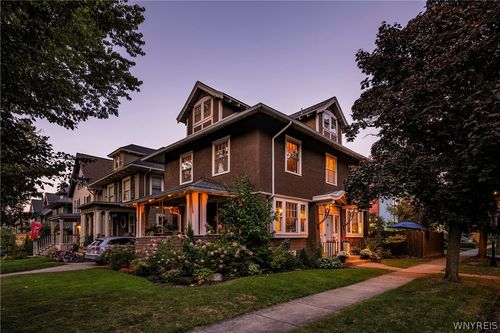 3 Clarendon Pl, Buffalo, NY, 14209-1007 | Card Image