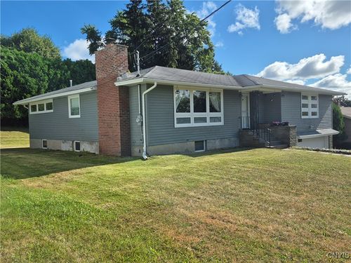 210 Ridgecrest Rd, Syracuse, NY, 13214-1540 | Card Image