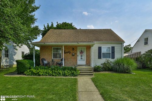 2310 E Woodlawn St, Allentown, PA, 18109-1759 | Card Image