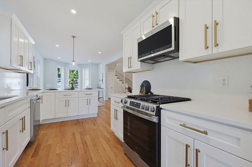 26 Pleasant St, Beverly, MA, 01915-4905 | Card Image