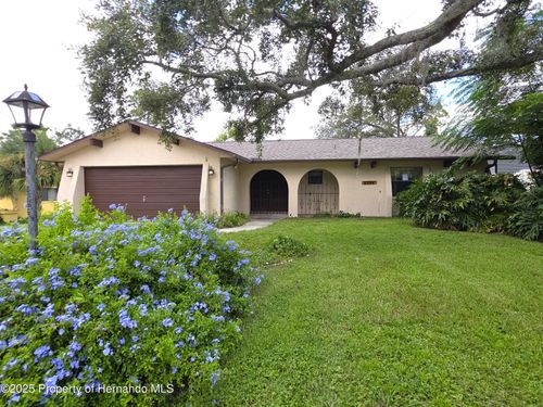 8256 Maltby Rd, SPRING HILL, FL, 34606-2942 | Card Image