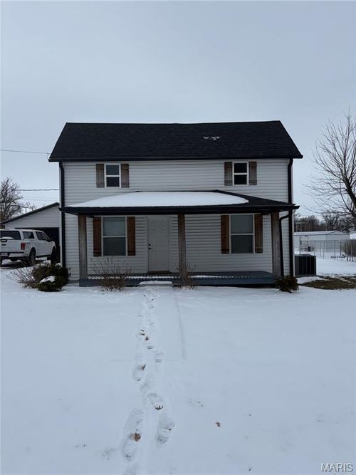 512 E Walnut St, Perry, MO, 63462-1030 | Card Image