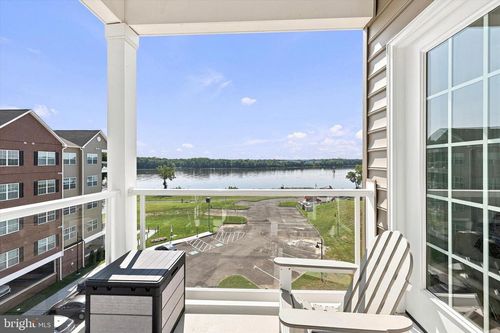 16352 River View Cir, BRISTOL, PA, 19007 | Card Image