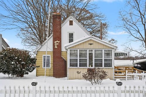 825 Graham Lake Ter, Battle Creek, MI, 49014-8308 | Card Image