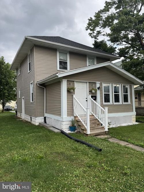 206 5th Ave, BURNHAM, PA, 17009-1616 | Card Image