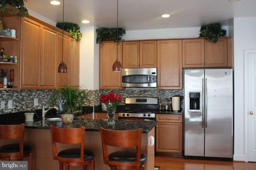 2483 Terra Cotta Cir, HERNDON, VA, 20171-4695 | Card Image