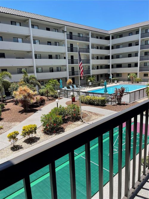 apt-215-2121 Collier Ave, FORT MYERS, FL, 33901-8116 | Card Image