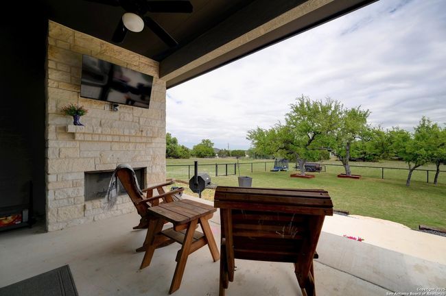 115 S Calvin Barrett, House other with 4 bedrooms, 3 bathrooms and null parking in Blanco TX | Image 18