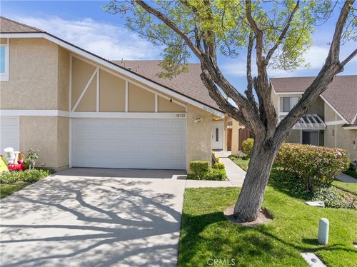 16722 Shinedale Dr, Canyon Country, CA, 91387 | Card Image