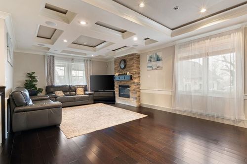 8363 Victoria Dr, Vancouver, BC, V5P4A8 | Card Image