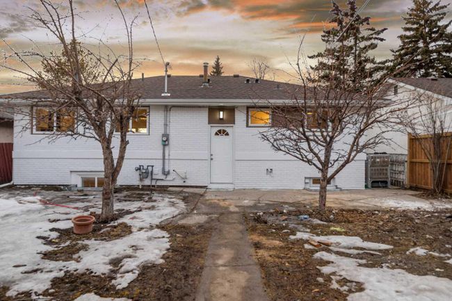 2444 Elmwood Drive Se, Home with 5 bedrooms, 2 bathrooms and 2 parking in Calgary AB | Image 37