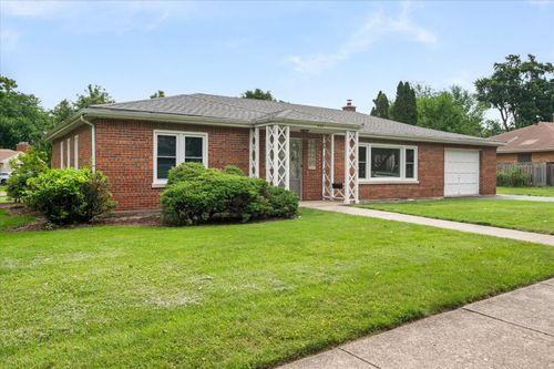 429 Stratford Ave, Elmhurst, IL, 60126-4122 | Card Image