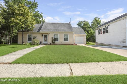 123 Hearth Ct E, Lakewood, NJ, 08701-4134 | Card Image