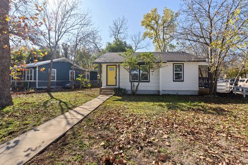 105 Riverside Dr, San Marcos, TX, 78666-6315 | Card Image