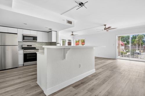 242-495 Se 8th St, Deerfield Beach, FL, 33441-5587 | Card Image
