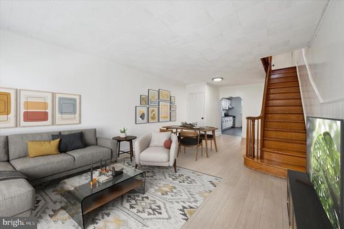 2038 S Darien St, PHILADELPHIA, PA, 19148-2339 | Card Image