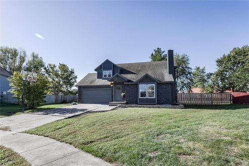 459 N Cherry St, Gardner, KS, 66030-1728 | Card Image