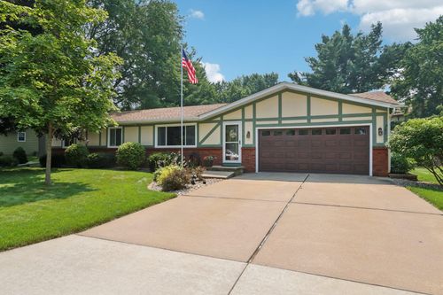 404 Seminole Way, Deforest, WI, 53532-1040 | Card Image
