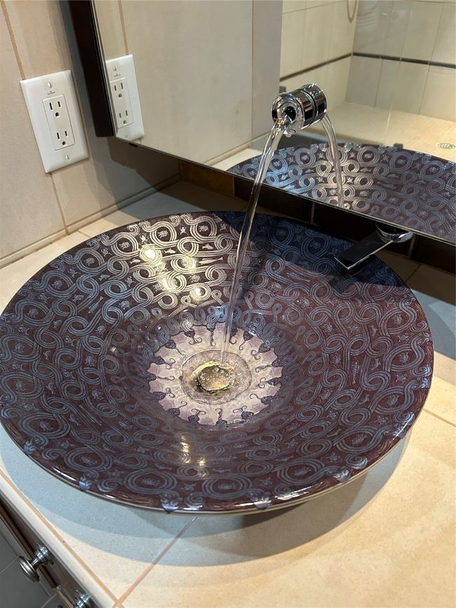 Please take a moment to notice the beautiful detail in this sink and the water faucet detail in the mirror! | Image 9