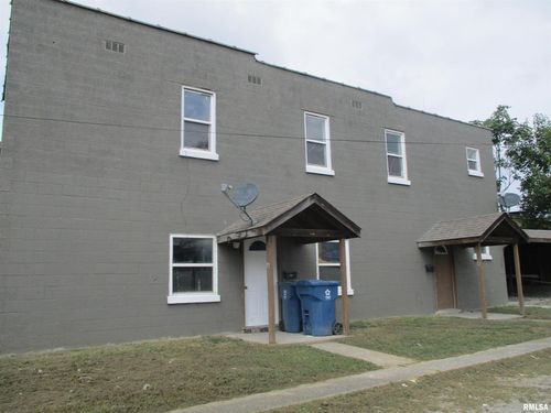 101 E Webster St, Benton, IL, 62812-2224 | Card Image