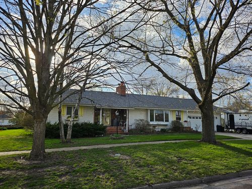 614 Thomas St, Gilman, IL, 60938-1632 | Card Image