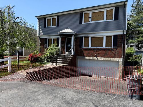 912 Lester Ave, Mamaroneck, NY, 10543-1627 | Card Image